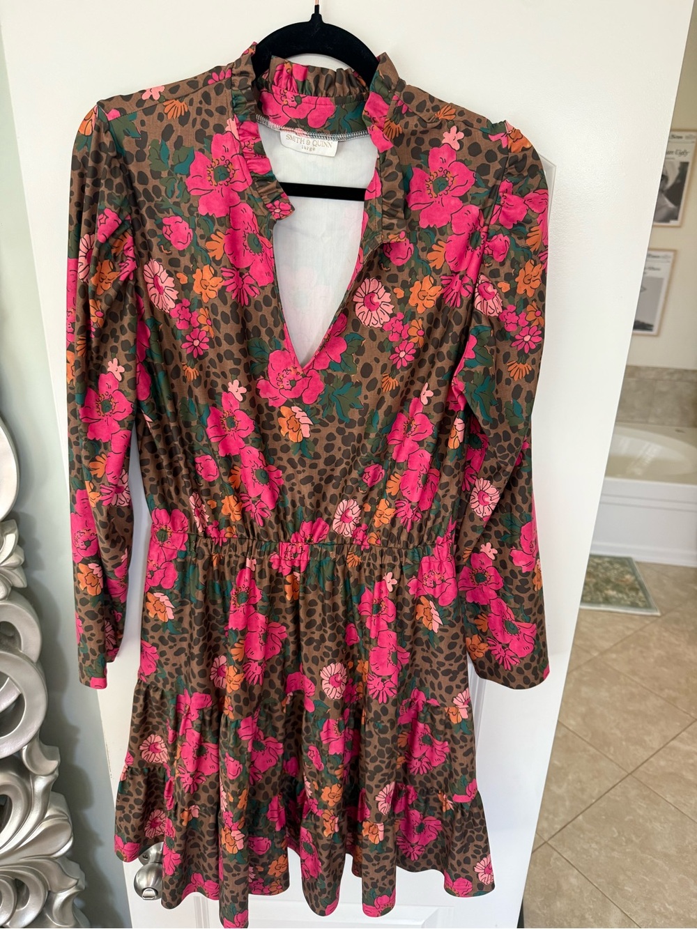 Smith & Quinn Floral Leopard Print Ruffle Neck Dress | Size Large